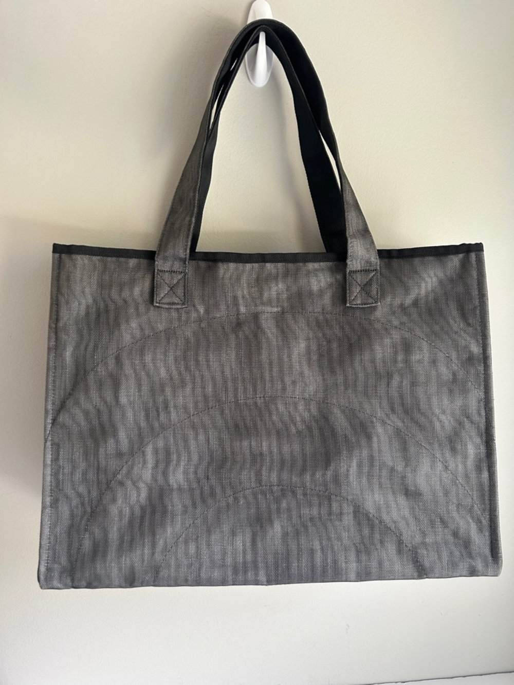 Smateria Tote in Grey with Black Accents